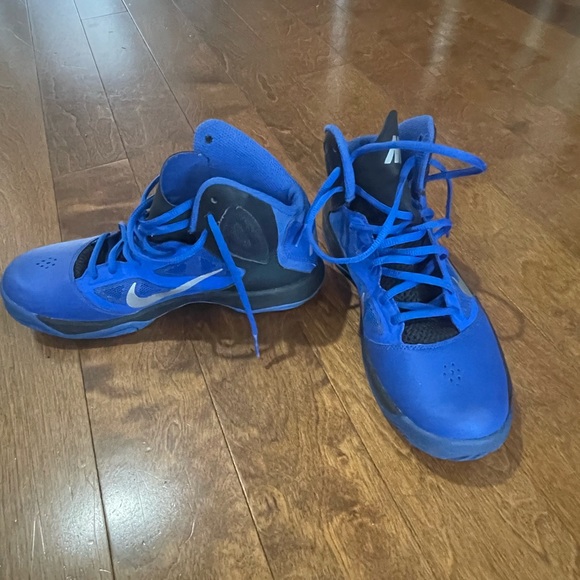 Nike sneakers - Picture 2 of 6